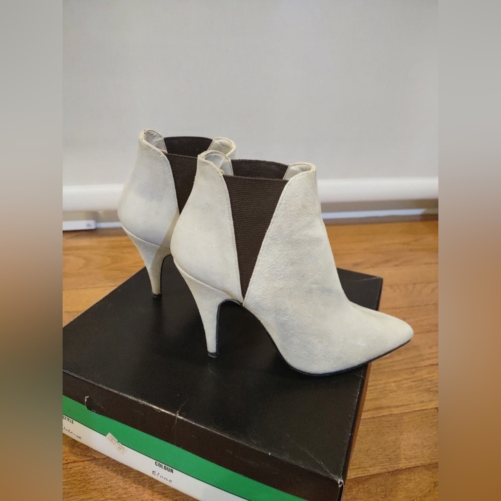 Paco Vera by Poppies White Suede Heeled Ankle Boot - 6
